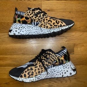 Leopard print Steve Madden sneakers- women’s size 11 (like new condition)